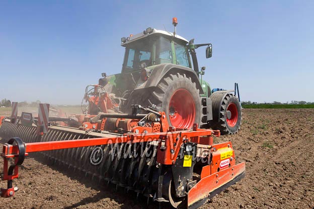 0971D100