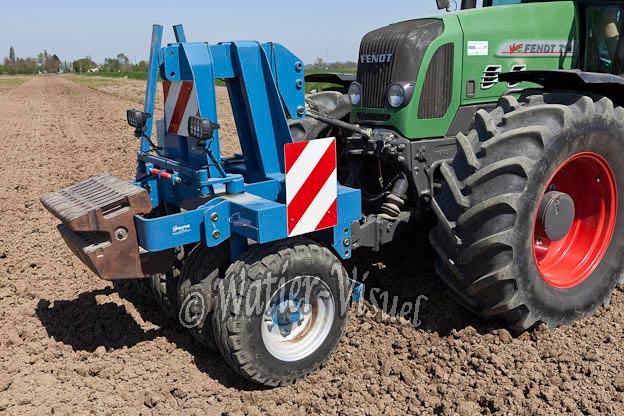 0971D105