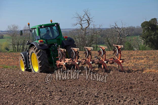 0989D892
