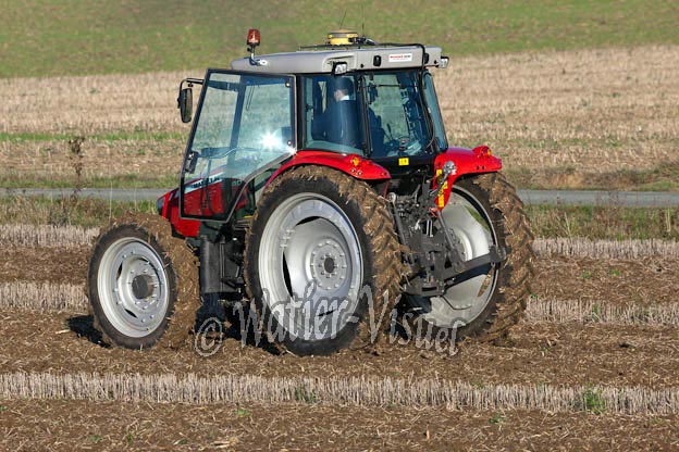 1018D338