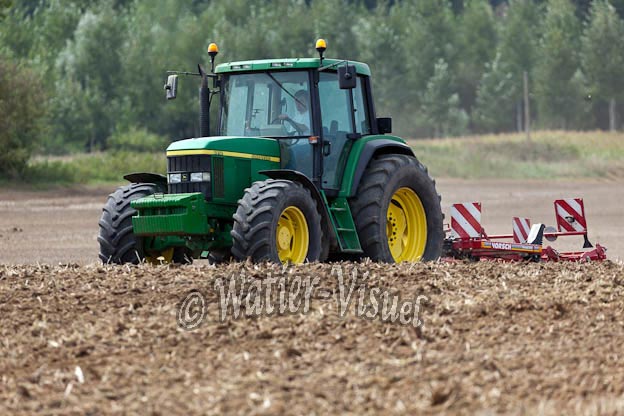 1020D189