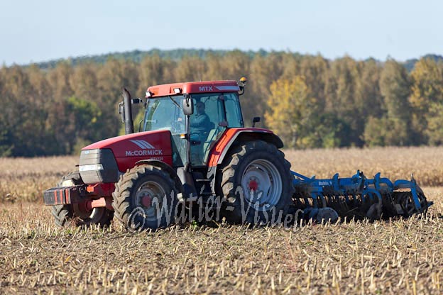 1020D925