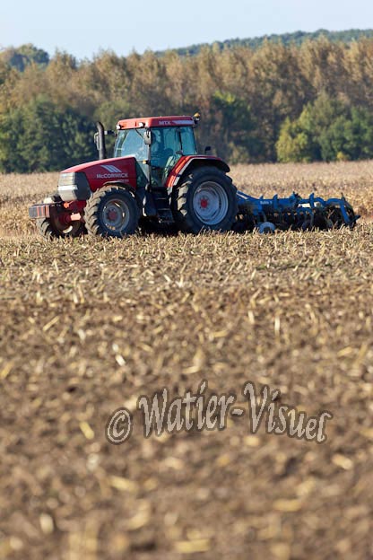 1020D944