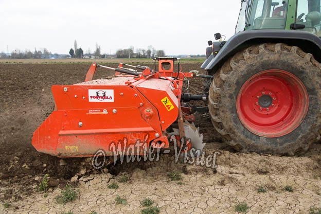 1058D024