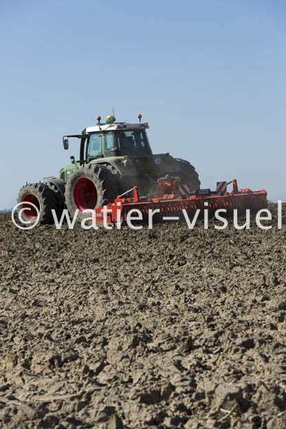 1083D800