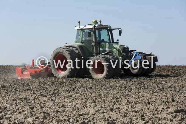 1083D809