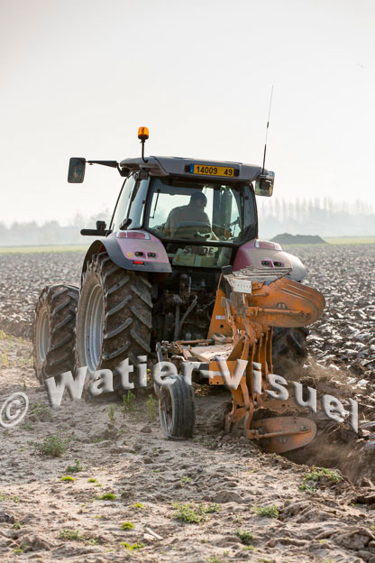 1101D525