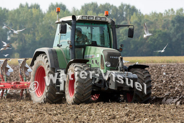 1101D570