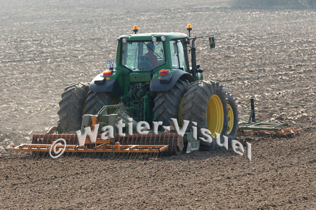 1110D835
