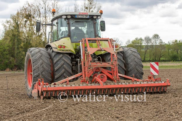 1141D560
