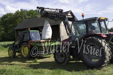 0537D094