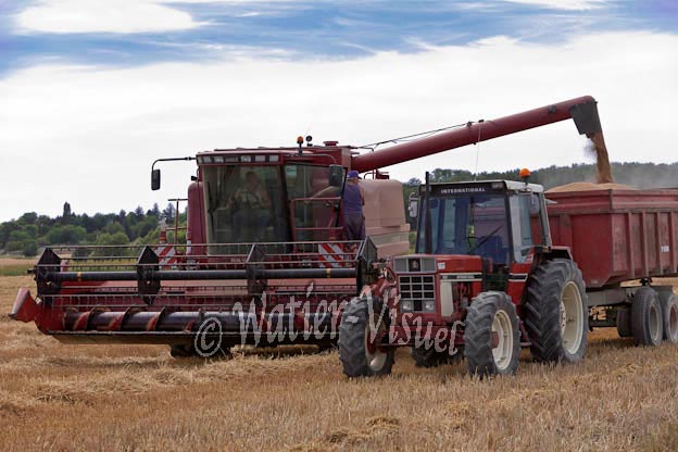 0975D758