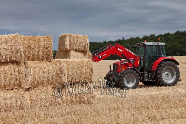 1023D750
