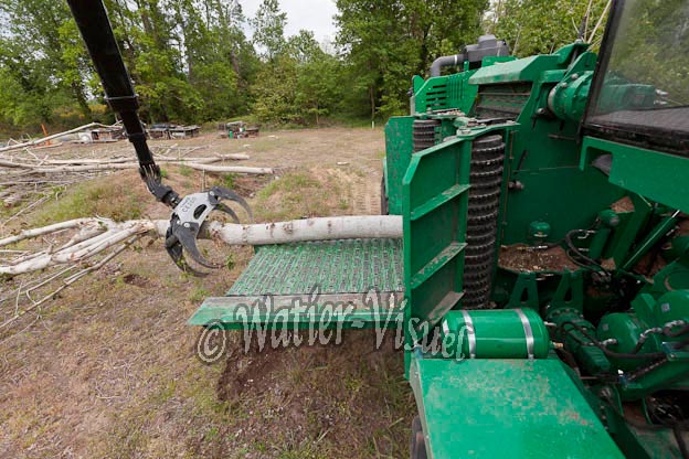 0956D585