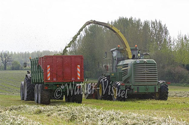 0671D249